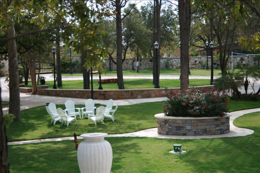 Paradise Resort At Hill Country Buchanan Dam Exterior foto